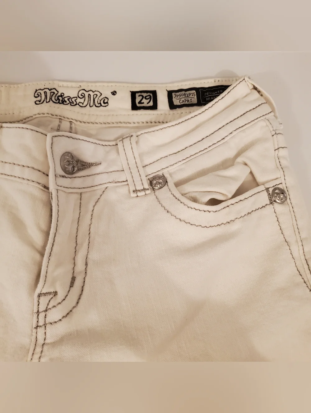 Miss Me Y2k Angel Capri - Picture 7 of 15